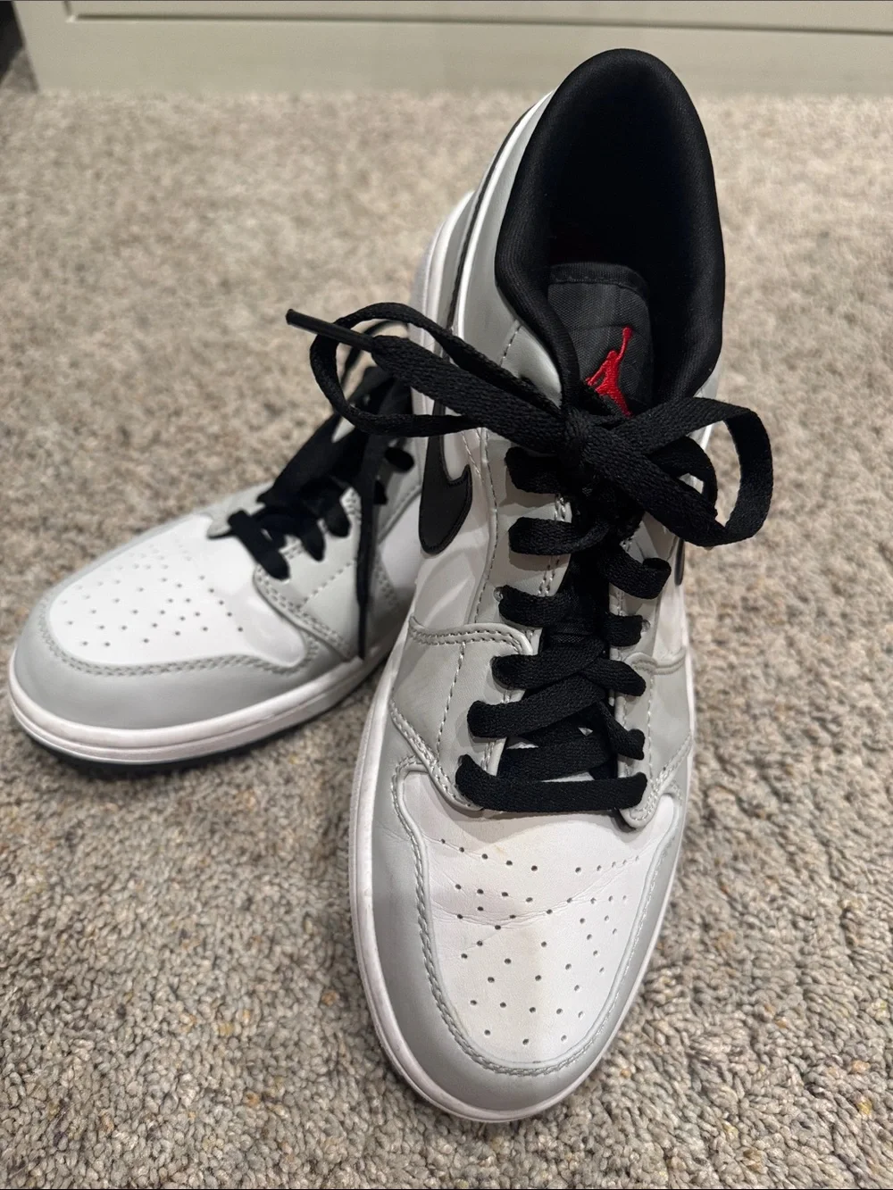 Jordan Low-Top Sneakers in Light Gray, White and Black